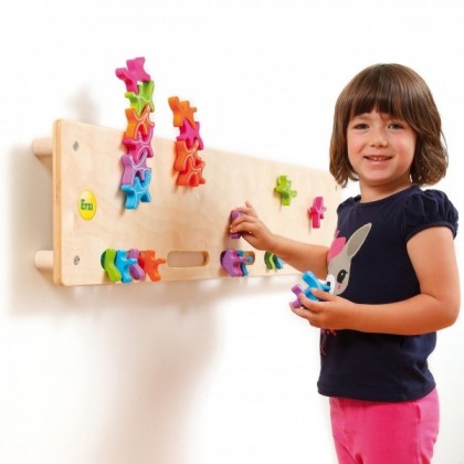 Mur de fantômes en bois