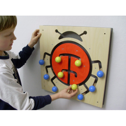 Jeu mural en bois Coccinelle