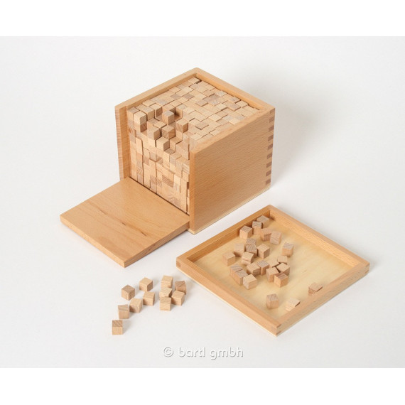 Boîte de volumes de 1000 cubes (Montessori)