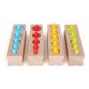 Jeu d'emboîtement de cylindres colorés Jeu d'emboîtement de cylindres colorés